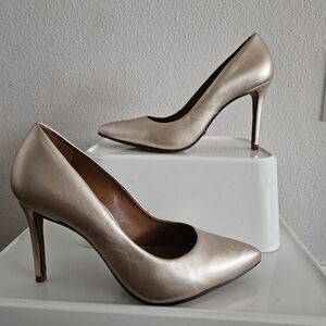 Schutz Pumps